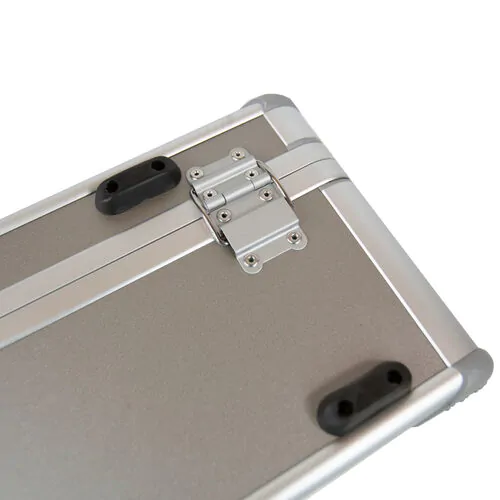 sturdy hinges