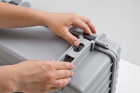B&W Quick Release Hinge Set (for Type 3000 - 6800 Cases)