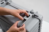B&W Quick Release Hinge Set (for Type 3000 - 6800 Cases)