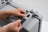 B&W Quick Release Hinge Set (for Type 3000 - 6800 Cases)