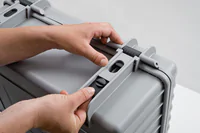B&W Quick Release Hinge Set (for Type 3000 - 6800 Cases)
