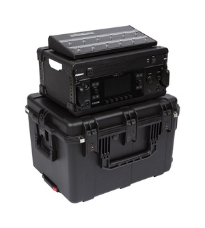 SKB 3I-231714GFX 4U iSeries Injection Moulded Guitar FX Fly Rack with Wheels