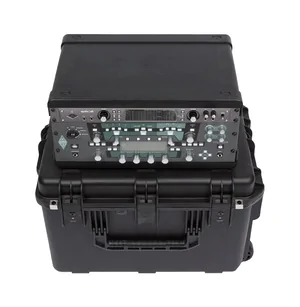 SKB 3I-231714GFX 4U iSeries Injection Moulded Guitar FX Fly Rack with Wheels