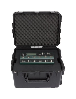 SKB 3I-231714GFX 4U iSeries Injection Moulded Guitar FX Fly Rack with Wheels