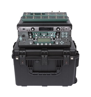 SKB 3I-231714GFX 4U iSeries Injection Moulded Guitar FX Fly Rack with Wheels